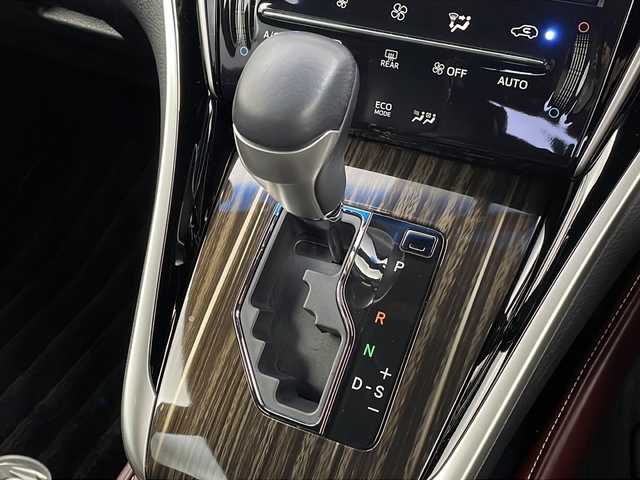 トヨタ ハリアー ハイブリッド エレガンス 新潟県 2015(平27)年 2.9万km 黒 純正ナビ/ビルトインETC/純正アルミ/純正フロアマット/運転席パワーシート/衝突軽減装置/バックカメラ
