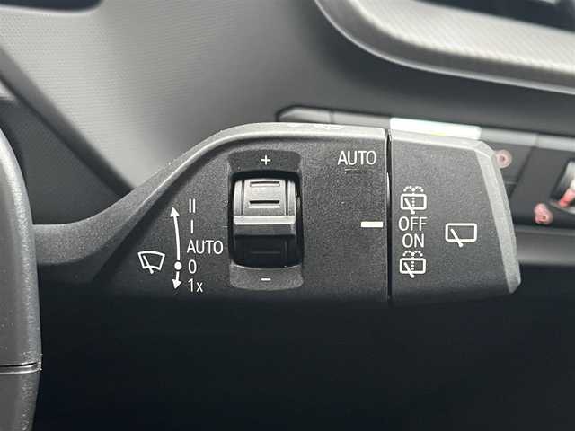 ＢＭＷ ＢＭＷ １１８ｄ Mスポーツ EDジョイ+ 静岡県 2021(令3)年 1.4万km サファイアブラックP ハーフレザーシート/電動リアゲート/ブラインドスポットアシスト/iDrive/(Bluetooth/ScreenMirroring/USB)/インテリジェントセーフティ/バックカメラ/アダプティブクルーズコントロール/レーンキープアシスト/PDC/メモリー付パワーシート/コンフォートアクセス/ETC/ドライブレコーダー/純正フロアマット/純正18インチアルミホイール/アンビエントライト/ワイヤレス充電/保証書/取扱説明書/スペアキー