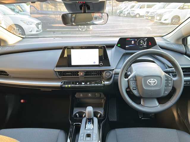 トヨタ プリウス X 岐阜県 2024(令6)年 0.6万km スーパーホワイトⅡ 登録時走行距離5891km/12.3インチSDナビ /フルセグTV /バックカメラ /ETC2.0 /100V充電 /LEDライト /オートライト /オートマチックハイビーム /寒冷地仕様 /スペアタイヤ /スマートキー /スペアキー /プッシュスタート/クルーズコントロール/Bluetooth接続/アイドリングストップ/レーンキープアシスト/横滑り防止装置/盗難防止装置