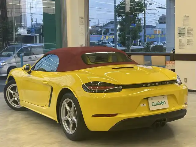 ポルシェ ７１８ボクスター 東京都 2017(平29)年 6万km レーシングイエロー 純正メーカーナビ/ハーフレザーシート/シートヒーター/クルーズコントロール/デジタルインナーミラー/純正アルミホイール/オートライト/キーレス2本/保証書/取扱説明書