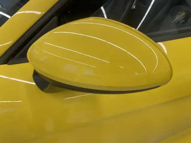 ポルシェ ７１８ボクスター 東京都 2017(平29)年 6万km レーシングイエロー 純正メーカーナビ/ハーフレザーシート/シートヒーター/クルーズコントロール/デジタルインナーミラー/純正アルミホイール/オートライト/キーレス2本/保証書/取扱説明書
