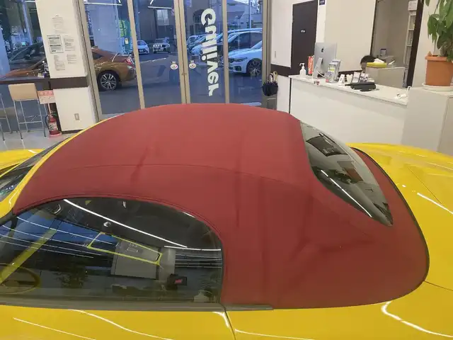 ポルシェ ７１８ボクスター 東京都 2017(平29)年 6万km レーシングイエロー 純正メーカーナビ/ハーフレザーシート/シートヒーター/クルーズコントロール/デジタルインナーミラー/純正アルミホイール/オートライト/キーレス2本/保証書/取扱説明書