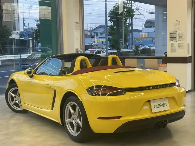 ポルシェ ７１８ボクスター 東京都 2017(平29)年 6万km レーシングイエロー 純正メーカーナビ/ハーフレザーシート/シートヒーター/クルーズコントロール/デジタルインナーミラー/純正アルミホイール/オートライト/キーレス2本/保証書/取扱説明書