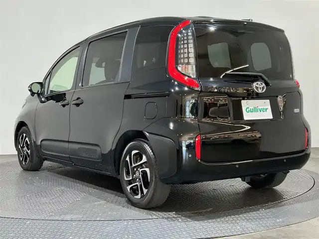 トヨタ シエンタ ハイブリッド Z 愛媛県 2023(令5)年 0.7万km ブラック 純正10.5インチナビ/(Bluetooth/フルセグ)/バックカメラ/両側電動スライドドア/衝突被害軽減ブレーキ/レーンキープアシスト/前後コーナーセンサー/レーダークルーズコントロール/ブラインドスポットモニター/オートマチックハイビーム/オートライト/ETC/100V充電/サイドサンシェード/ステアリングスイッチ/ドライブモード/EVモード/スペアキー/保証書/取扱説明書