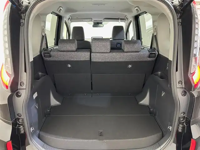 トヨタ シエンタ ハイブリッド Z 愛媛県 2023(令5)年 0.7万km ブラック 純正10.5インチナビ/(Bluetooth/フルセグ)/バックカメラ/両側電動スライドドア/衝突被害軽減ブレーキ/レーンキープアシスト/前後コーナーセンサー/レーダークルーズコントロール/ブラインドスポットモニター/オートマチックハイビーム/オートライト/ETC/100V充電/サイドサンシェード/ステアリングスイッチ/ドライブモード/EVモード/スペアキー/保証書/取扱説明書