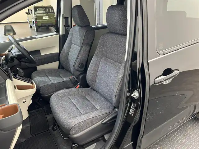 トヨタ シエンタ ハイブリッド Z 愛媛県 2023(令5)年 0.7万km ブラック 純正10.5インチナビ/(Bluetooth/フルセグ)/バックカメラ/両側電動スライドドア/衝突被害軽減ブレーキ/レーンキープアシスト/前後コーナーセンサー/レーダークルーズコントロール/ブラインドスポットモニター/オートマチックハイビーム/オートライト/ETC/100V充電/サイドサンシェード/ステアリングスイッチ/ドライブモード/EVモード/スペアキー/保証書/取扱説明書
