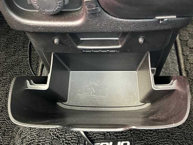 スズキ ソリオ バンディット HV MV 埼玉県 2021(令3)年 0.7万km ピュアホワイトP スズキセーフティサポート/純正9インチナビ/ CD/DVD/BT/フルセグ/USB/アラウンドビューモニター/両側電動スライドドア/ヘッドアップディスプレイ/シートヒーター/LEDヘッドライト/純正15インチアルミホイール/ETC/スマートキー×2/禁煙車