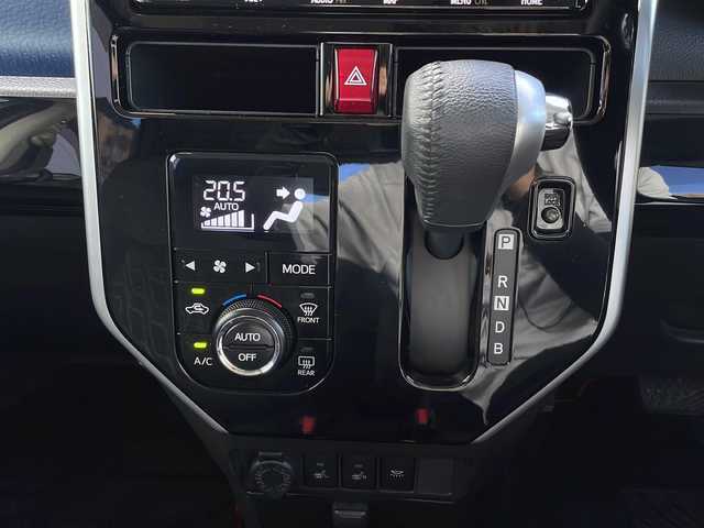 トヨタ ルーミー カスタムG－T 山口県 2020(令2)年 4.9万km ブラックマイカメタリック/レーザーブルークリスタルシャイン 2トーン 純正9インチSDナビ　【NSZT-Y68T】/・Bluetooth接続/・フルセグTV/・DVD再生機能有/・バックカメラ/ETC2.0/ドライブレコーダー/Toyota Safety Sense/・衝突警報機能/・誤発進抑制制御機能/・車線逸脱警報機能/・先行者発進お知らせ機能/・レーダークルーズコントロール/純正フロアマット/両側パワースライドドア/シートヒーター/純正15インチアルミホイール/純正LEDライト/フォグライト/オートマチックハイビーム/フロントエアロ　【モデリスタ】/ドアバイザー/クリアランスソナー/保証書/取扱説明書