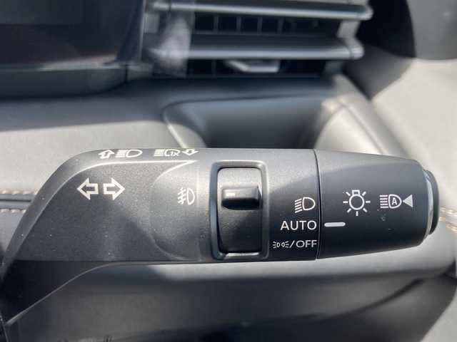 日産 セレナ e－パワー ハイウェイスター V 岐阜県 2025(令7)年 0.1千km プリズムホワイト 登録時走行距離8キロ/純正ディスプレイオーディオ/プッシュスタート/置くだけ充電/パーキングアシスト/スマートキー/クルーズコントロール/Bluetooth/バックモニター/全方位モニター/フルセグ/ETC/3列シート/両側パワースライドドア/純正AW/コーナーセンサー前後/LEDヘッドライト端子/オートライト/衝突軽減システム/USB入力端子/電子インナーミラー/フォグ/ウィンカーミラー/ヒーター付きドアミラー