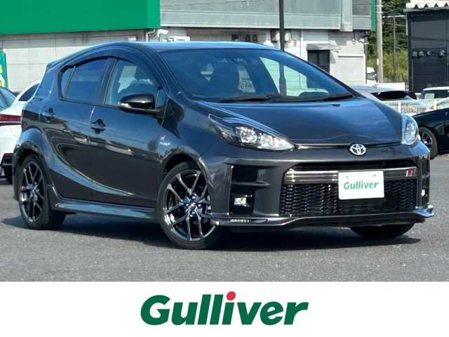 トヨタ アクア G GRスポーツ 17インチPKG 千葉県 2019(令1)年 2.1万km グレーメタリック 純正メモリナビ/CD/DVD/Bluetooth/フルセグTV/バックカメラ/ETC2.0/ドライブレコーダー/プリクラッシュセーフティ/レーンディパーチャアラート/先行車発進お知らせ/オートハイビーム/クルーズコントロール/ハーフレザーシート/スペアキー×１/純正17インチアルミホイール/純正フロアマット/保証書