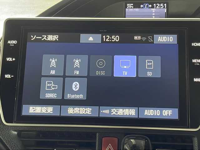 トヨタ エスクァイア Gi 沖縄県 2020(令2)年 6.1万km ホワイトパールクリスタルシャイン 県外仕入れ　/禁煙車　/純正９インチナビ[NSZN-Z68T]/（フルセグＴＶ　ＣＤ　ＤＶＤ　Ｂｌｕｅｔｏｏｔｈ）　/フリップダウンモニター　/バックカメラ　/両側パワースライドドア　/Toyota Safety Sense　/・プリクラッシュセーフティ/・レーンディパチャーアラート/・オートマチックハイビーム/シートヒーター/純正アルミホイール/LEDヘッドライト/コーナーセンサー