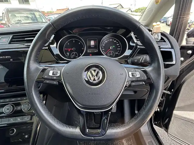 フォルクスワーゲン ゴルフ トゥーラン TDI ハイライン 愛知県 2020(令2)年 3.3万km ディープブラックパールエフェクト ワンオーナー /サンルーフ /純正ナビ/フルセグTV/BT/バックカメラ/ビルトイン2.0ETC/純正17インチAW/レーダークルーズコントロール/クリアランスソナー /アイドリングストップ/前後ドライブレコーダー/パーキングアシスト/パワーバックドア/オートライト/取説、保証書/スペアキー