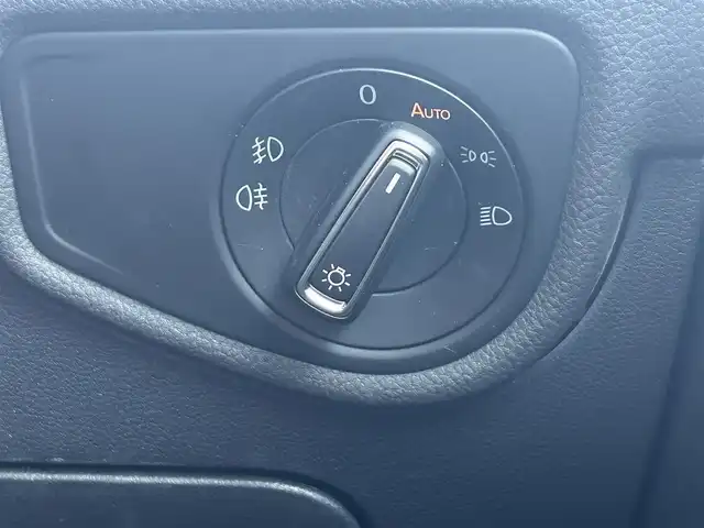 フォルクスワーゲン ゴルフ トゥーラン TDI ハイライン 愛知県 2020(令2)年 3.3万km ディープブラックパールエフェクト ワンオーナー /サンルーフ /純正ナビ/フルセグTV/BT/バックカメラ/ビルトイン2.0ETC/純正17インチAW/レーダークルーズコントロール/クリアランスソナー /アイドリングストップ/前後ドライブレコーダー/パーキングアシスト/パワーバックドア/オートライト/取説、保証書/スペアキー