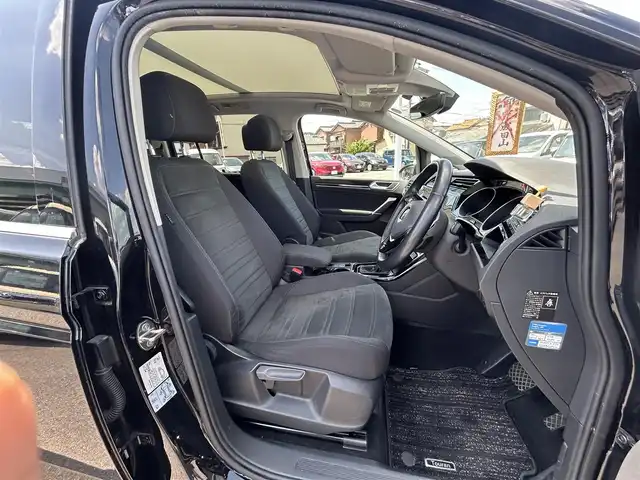 フォルクスワーゲン ゴルフ トゥーラン TDI ハイライン 愛知県 2020(令2)年 3.3万km ディープブラックパールエフェクト ワンオーナー /サンルーフ /純正ナビ/フルセグTV/BT/バックカメラ/ビルトイン2.0ETC/純正17インチAW/レーダークルーズコントロール/クリアランスソナー /アイドリングストップ/前後ドライブレコーダー/パーキングアシスト/パワーバックドア/オートライト/取説、保証書/スペアキー