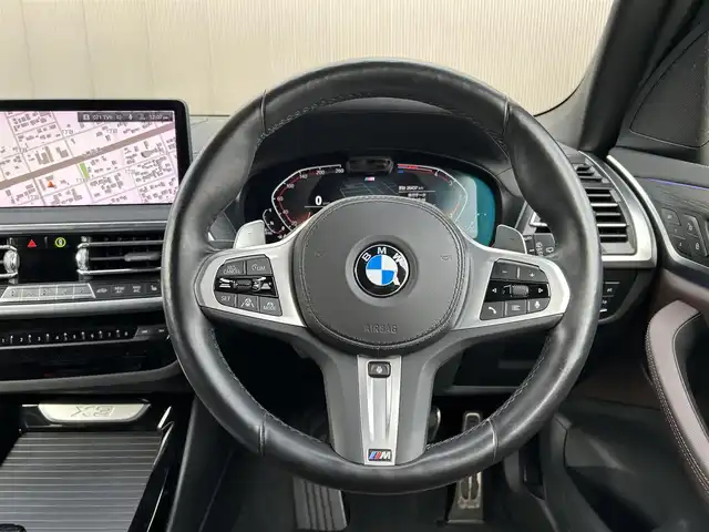 ＢＭＷ ＢＭＷ Ｘ３ xDrive20d Mスポーツ 道東・釧路十勝 2022(令4)年 2.7万km ミネラルホワイト ４WD/電動パノラマ・ガラス・サンルーフ/BMWライブ・コックピット：/　　12.3インチ マルチ・ディスプレイ・メーター・パネル/　　12.3インチワイド・コントロール・ディスプレイ（タッチ・パネル機能付）/　　 HDDナビゲーション・システム（VICS 3メディア対応）/360°ビューカメラ/ミラーETC/純正ドライブレコーダー/レーダー探知機/ドライビング・アシスト・プロフェッショナル/アクティブクルーズコントロール/レーンキーピングアシスト/パーキングアシストプラス/ヴァーネスカ・レザー・シート/フロントパワーシート/全席シートヒーター/ステアリングヒーター/3ゾーン・オートマチック・エア・コンディショナー/パワーバックドア/純正17インチAW/純正フロアマット/保証書