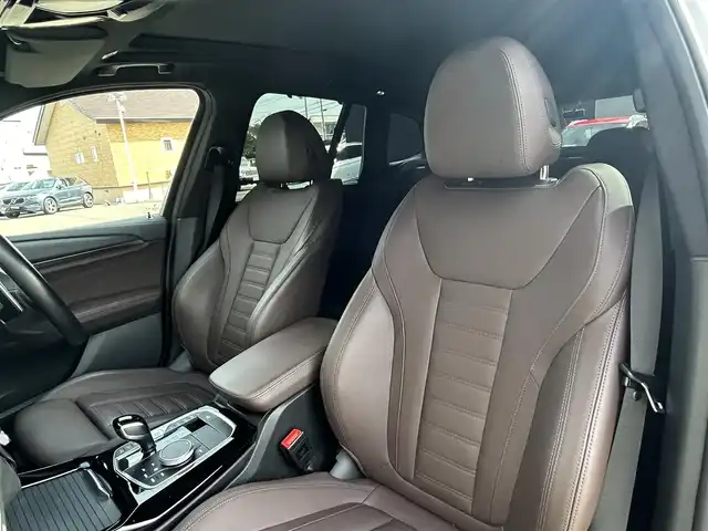 ＢＭＷ ＢＭＷ Ｘ３ xDrive20d Mスポーツ 道東・釧路十勝 2022(令4)年 2.7万km ミネラルホワイト ４WD/電動パノラマ・ガラス・サンルーフ/BMWライブ・コックピット：/　　12.3インチ マルチ・ディスプレイ・メーター・パネル/　　12.3インチワイド・コントロール・ディスプレイ（タッチ・パネル機能付）/　　 HDDナビゲーション・システム（VICS 3メディア対応）/360°ビューカメラ/ミラーETC/純正ドライブレコーダー/レーダー探知機/ドライビング・アシスト・プロフェッショナル/アクティブクルーズコントロール/レーンキーピングアシスト/パーキングアシストプラス/ヴァーネスカ・レザー・シート/フロントパワーシート/全席シートヒーター/ステアリングヒーター/3ゾーン・オートマチック・エア・コンディショナー/パワーバックドア/純正17インチAW/純正フロアマット/保証書