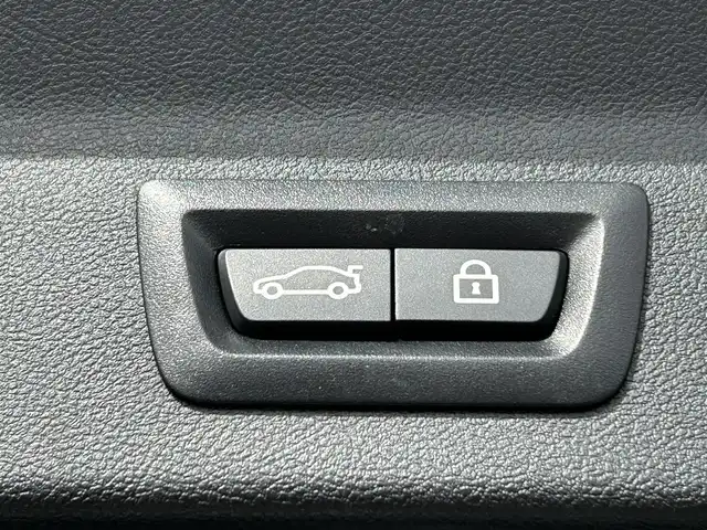 ＢＭＷ ＢＭＷ Ｘ３ xDrive20d Mスポーツ 道東・釧路十勝 2022(令4)年 2.7万km ミネラルホワイト ４WD/電動パノラマ・ガラス・サンルーフ/BMWライブ・コックピット：/　　12.3インチ マルチ・ディスプレイ・メーター・パネル/　　12.3インチワイド・コントロール・ディスプレイ（タッチ・パネル機能付）/　　 HDDナビゲーション・システム（VICS 3メディア対応）/360°ビューカメラ/ミラーETC/純正ドライブレコーダー/レーダー探知機/ドライビング・アシスト・プロフェッショナル/アクティブクルーズコントロール/レーンキーピングアシスト/パーキングアシストプラス/ヴァーネスカ・レザー・シート/フロントパワーシート/全席シートヒーター/ステアリングヒーター/3ゾーン・オートマチック・エア・コンディショナー/パワーバックドア/純正17インチAW/純正フロアマット/保証書