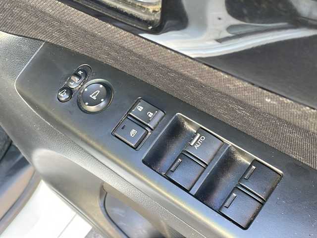 ホンダ Ｎ ＢＯＸ カスタム G SSパッケージ 新潟県 2014(平26)年 9.6万km プレミアムホワイトパール 　純正ナビ/　ワンセグテレビ/　Bluetooth/DVD/　バックカメラ/　アイドリングストップ/　ウィンカーミラー/　ドアバイザー/　プッシュスタート/　両側パワースライドドア/　HIDヘッドライト/　オートライト/　ETC/　スマートキー/　電動格納ミラー