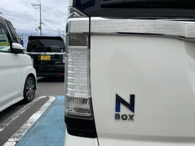 ホンダ Ｎ ＢＯＸ カスタム G SSパッケージ 和歌山県 2014(平26)年 9.6万km プレミアムホワイトパール (株)IDOMが運営する【じしゃロン和歌山店】の自社ローン専用車両になります。こちらは現金またはオートローンご利用時の価格です。自社ローンご希望の方は別途その旨お申付け下さい/純正ナビ/ワンセグテレビ/Bluetooth/DVD/バックカメラ/アイドリングストップ/ウィンカーミラー/ドアバイザー/プッシュスタート/両側パワースライドドア/HIDヘッドライト/オートライト/ETC/スマートキー