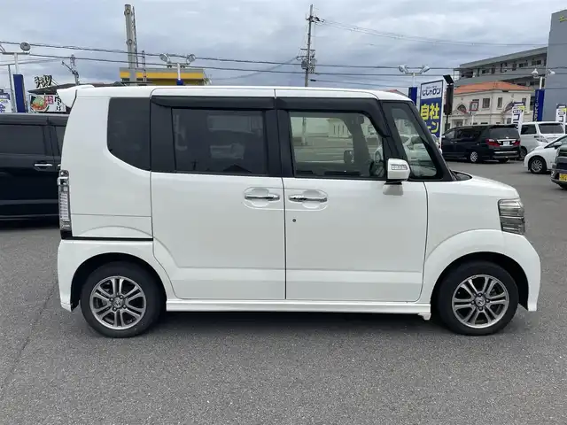 ホンダ Ｎ ＢＯＸ カスタム G SSパッケージ 和歌山県 2014(平26)年 9.6万km プレミアムホワイトパール (株)IDOMが運営する【じしゃロン和歌山店】の自社ローン専用車両になります。こちらは現金またはオートローンご利用時の価格です。自社ローンご希望の方は別途その旨お申付け下さい/純正ナビ/ワンセグテレビ/Bluetooth/DVD/バックカメラ/アイドリングストップ/ウィンカーミラー/ドアバイザー/プッシュスタート/両側パワースライドドア/HIDヘッドライト/オートライト/ETC/スマートキー