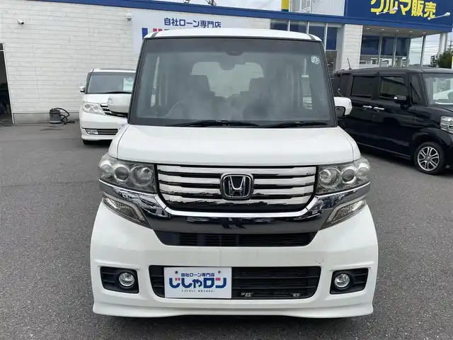 ホンダ Ｎ ＢＯＸ カスタム G SSパッケージ 和歌山県 2014(平26)年 9.6万km プレミアムホワイトパール (株)IDOMが運営する【じしゃロン和歌山店】の自社ローン専用車両になります。こちらは現金またはオートローンご利用時の価格です。自社ローンご希望の方は別途その旨お申付け下さい/純正ナビ/ワンセグテレビ/Bluetooth/DVD/バックカメラ/アイドリングストップ/ウィンカーミラー/ドアバイザー/プッシュスタート/両側パワースライドドア/HIDヘッドライト/オートライト/ETC/スマートキー