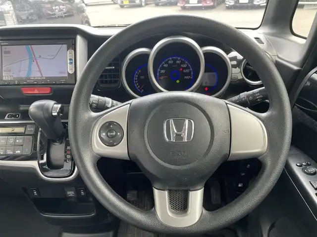 ホンダ Ｎ ＢＯＸ カスタム G SSパッケージ 和歌山県 2014(平26)年 9.6万km プレミアムホワイトパール (株)IDOMが運営する【じしゃロン和歌山店】の自社ローン専用車両になります。こちらは現金またはオートローンご利用時の価格です。自社ローンご希望の方は別途その旨お申付け下さい/純正ナビ/ワンセグテレビ/Bluetooth/DVD/バックカメラ/アイドリングストップ/ウィンカーミラー/ドアバイザー/プッシュスタート/両側パワースライドドア/HIDヘッドライト/オートライト/ETC/スマートキー