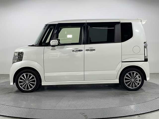 ホンダ Ｎ ＢＯＸ カスタム ターボ SSパッケージ 広島県 2015(平27)年 4.9万km プレミアムホワイトパール 純正ナビ　/両側パワースライドドア　/バックカメラ　/レーダークルーズコントロール　/衝突軽減ブレーキ　/オートライト　/HIDヘッドライト　/ETC　/純正フロアマット　/スマートキー　/純正15インチアルミホイール（165/55/R15)/エアバック（運転席/助手席/サイド）