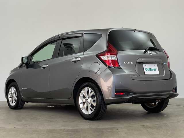 日産 ノート e－パワー メダリスト 鹿児島県 2020(令2)年 2.3万km ダークメタルグレー 純正SDナビ/（AM/FM/CD/DVD/Bluetooth/フルセグ）/アラウンドビューモニター/クルーズコントロール/エマージェンシーブレーキ/レーンキープアシスト/デジタルインナーミラー/ETC/オートライト/純正フロアマット/ドアバイザー/LEDヘッドライト/スマートキー/取扱説明書