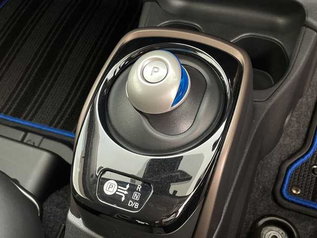 日産 ノート e－パワー メダリスト 鹿児島県 2020(令2)年 2.3万km ダークメタルグレー 純正SDナビ/（AM/FM/CD/DVD/Bluetooth/フルセグ）/アラウンドビューモニター/クルーズコントロール/エマージェンシーブレーキ/レーンキープアシスト/デジタルインナーミラー/ETC/オートライト/純正フロアマット/ドアバイザー/LEDヘッドライト/スマートキー/取扱説明書