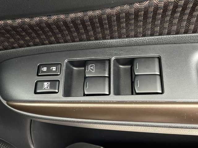 日産 ノート e－パワー メダリスト 鹿児島県 2020(令2)年 2.3万km ダークメタルグレー 純正SDナビ/（AM/FM/CD/DVD/Bluetooth/フルセグ）/アラウンドビューモニター/クルーズコントロール/エマージェンシーブレーキ/レーンキープアシスト/デジタルインナーミラー/ETC/オートライト/純正フロアマット/ドアバイザー/LEDヘッドライト/スマートキー/取扱説明書