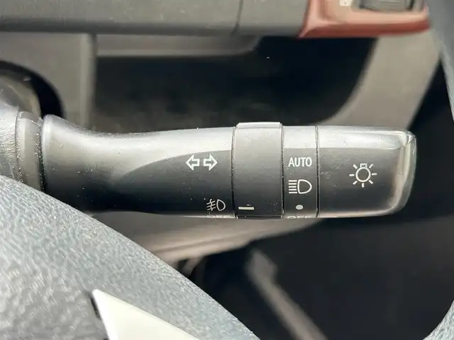 トヨタ ヴォクシー X Lエディション 沖縄県 2013(平25)年 6.6万km 黒 (株)IDOMが運営する【じしゃロンコザ店】の自社ローン専用車両になりますこちらは現金またはオートローンご利用時の価格です。自社ローンご希望の方は別途その旨お申付け下さい/純正ナビ/フルセグＴＶ/Ｂｌｕｅｔｏｏｔｈ接続/ＥＴＣ　　/バックカメラ/片側パワースライドドア　/リモコンキー/純正アルミホイール　/純正フロアマット　/オートライト　/キセノンヘッドライト　