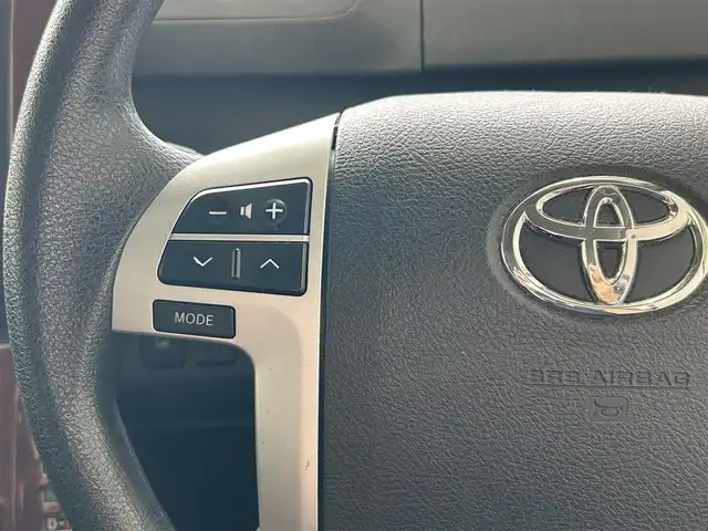 トヨタ ヴォクシー X Lエディション 沖縄県 2013(平25)年 6.6万km 黒 (株)IDOMが運営する【じしゃロンコザ店】の自社ローン専用車両になりますこちらは現金またはオートローンご利用時の価格です。自社ローンご希望の方は別途その旨お申付け下さい/純正ナビ/フルセグＴＶ/Ｂｌｕｅｔｏｏｔｈ接続/ＥＴＣ　　/バックカメラ/片側パワースライドドア　/リモコンキー/純正アルミホイール　/純正フロアマット　/オートライト　/キセノンヘッドライト　