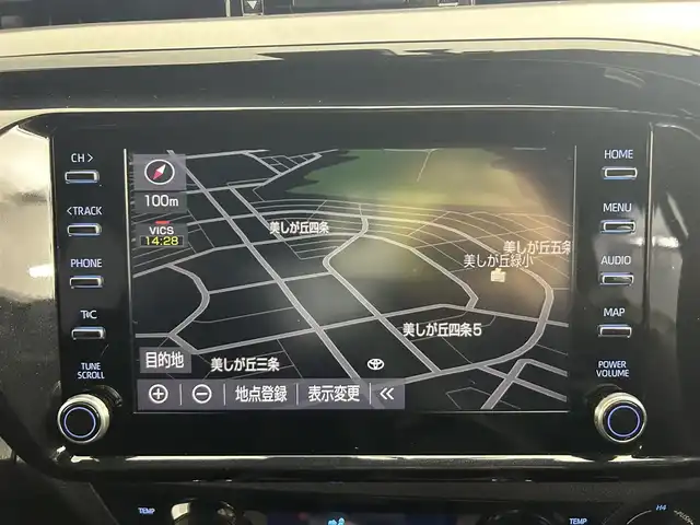 トヨタ ハイラックス Z GRスポーツ 道央・札幌 2023(令5)年 3万km スーパーホワイトⅡ ・寒冷地仕様/・パートタイム４WD/・純正ディスプレイオーディオナビ/　Bluetooth/Miracast/USB/・ステアリングスイッチ/・パノラミックビューモニター/・ETC/・トヨタセーフティセンス/　PCS/LDA/RSA/先行車発進告知/・アダプティブクルーズコントロール/・クリアランスソナー/・横滑り防止装置/・ABS/・ダウンヒルアシストコントロール/・ECO/PWRモード/・パドルシフト/・オートLSD/・リヤデフロック/・MOPハードトノカバー/・荷台LINE-X施工済/・weathertec製ゴムマット/・バイザー/・LEDヘッドライト/・LEDフォグランプ/・ウィンカーミラー/・ミラーヒーター/・純正１８インチAW/・レッドキャリパー/・GRロゴ入り専用ハーフレザーシート/・D席パワーシート/・プッシュスタート/・スマートキー/・スペアキー