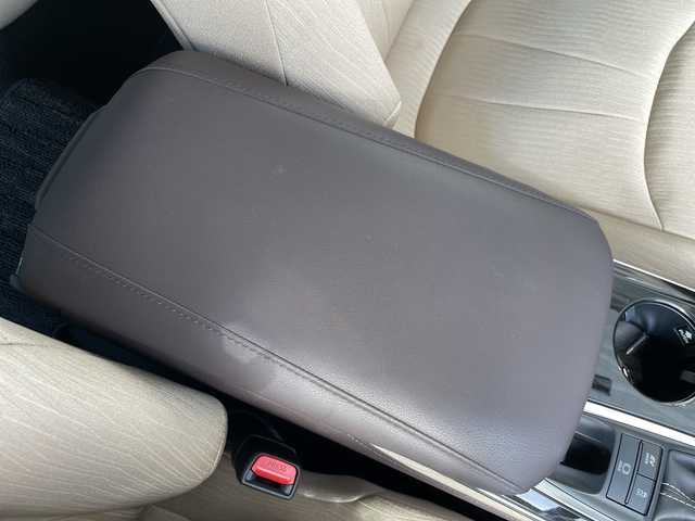 トヨタ クラウン ハイブリッド S Cパッケージ 愛知県 2018(平30)年 2.1万km ホワイトパールクリスタルシャイン トヨタセーフティセンス/純正8型ナビ/レーダークルーズコントロール/シートヒーター/バックカメラ/パワーシート/ヘッドアップディスプレイ/コーナーセンサー/純正アルミホイール/ブラインドスポットモニター/LEDヘッドライト/パドルシフト/オートマチックハイビーム/ドライブレコーダー/ETC/衝突軽減システム/フルセグ/CD/Bluetooth/ステアリングスイッチ/スマートキー/プッシュスタート