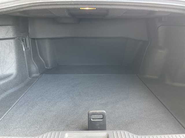 トヨタ クラウン ハイブリッド S Cパッケージ 愛知県 2018(平30)年 2.1万km ホワイトパールクリスタルシャイン トヨタセーフティセンス/純正8型ナビ/レーダークルーズコントロール/シートヒーター/バックカメラ/パワーシート/ヘッドアップディスプレイ/コーナーセンサー/純正アルミホイール/ブラインドスポットモニター/LEDヘッドライト/パドルシフト/オートマチックハイビーム/ドライブレコーダー/ETC/衝突軽減システム/フルセグ/CD/Bluetooth/ステアリングスイッチ/スマートキー/プッシュスタート