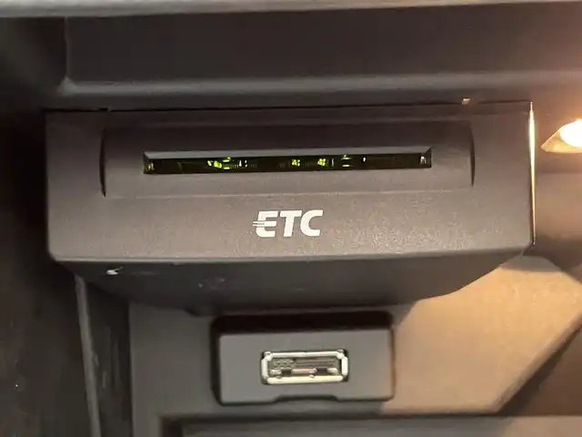 アウディ Ｓ１ スポーツバック 静岡県 2016(平28)年 5.3万km ミトスブラックメタリック BOSEサウンド/インテリアライト/スポーツシート/アルミ調ドアミラーハウジング/プライバシーガラス/MMIナビ/(Bluetooth/DVD/CD/FM/ワンセグ)/ESC/ドライバーインフォメーションシステム/ドライブセレクト/アルミホイール5アームフェセットデザインコントラストグレー/オートマチックエアコンディショナー/HID/純正フロアマット/ETC/ドライブレコーダー/保証書/取扱説明書