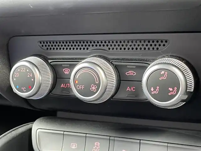 アウディ Ｓ１ スポーツバック 静岡県 2016(平28)年 5.3万km ミトスブラックメタリック BOSEサウンド/インテリアライト/スポーツシート/アルミ調ドアミラーハウジング/プライバシーガラス/MMIナビ/(Bluetooth/DVD/CD/FM/ワンセグ)/ESC/ドライバーインフォメーションシステム/ドライブセレクト/アルミホイール5アームフェセットデザインコントラストグレー/オートマチックエアコンディショナー/HID/純正フロアマット/ETC/ドライブレコーダー/保証書/取扱説明書