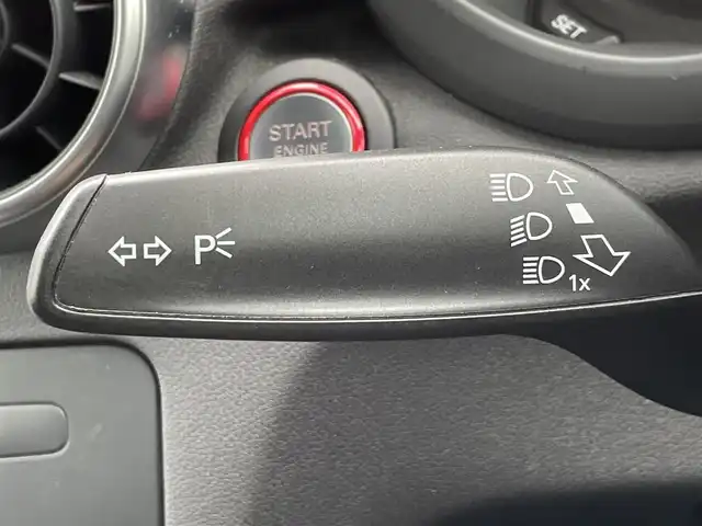 アウディ Ｓ１ スポーツバック 静岡県 2016(平28)年 5.3万km ミトスブラックメタリック BOSEサウンド/インテリアライト/スポーツシート/アルミ調ドアミラーハウジング/プライバシーガラス/MMIナビ/(Bluetooth/DVD/CD/FM/ワンセグ)/ESC/ドライバーインフォメーションシステム/ドライブセレクト/アルミホイール5アームフェセットデザインコントラストグレー/オートマチックエアコンディショナー/HID/純正フロアマット/ETC/ドライブレコーダー/保証書/取扱説明書