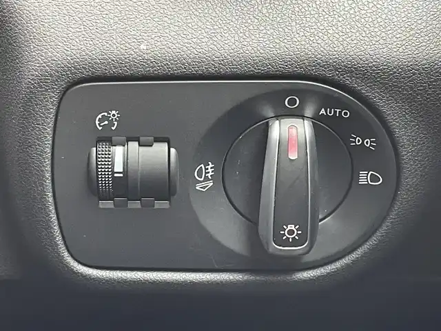 アウディ Ｓ１ スポーツバック 静岡県 2016(平28)年 5.3万km ミトスブラックメタリック BOSEサウンド/インテリアライト/スポーツシート/アルミ調ドアミラーハウジング/プライバシーガラス/MMIナビ/(Bluetooth/DVD/CD/FM/ワンセグ)/ESC/ドライバーインフォメーションシステム/ドライブセレクト/アルミホイール5アームフェセットデザインコントラストグレー/オートマチックエアコンディショナー/HID/純正フロアマット/ETC/ドライブレコーダー/保証書/取扱説明書