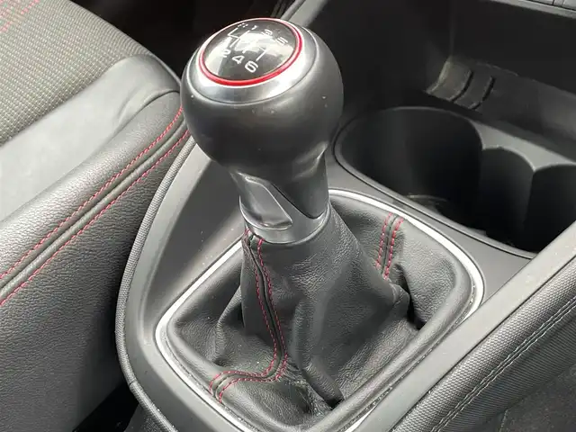 アウディ Ｓ１ スポーツバック 静岡県 2016(平28)年 5.3万km ミトスブラックメタリック BOSEサウンド/インテリアライト/スポーツシート/アルミ調ドアミラーハウジング/プライバシーガラス/MMIナビ/(Bluetooth/DVD/CD/FM/ワンセグ)/ESC/ドライバーインフォメーションシステム/ドライブセレクト/アルミホイール5アームフェセットデザインコントラストグレー/オートマチックエアコンディショナー/HID/純正フロアマット/ETC/ドライブレコーダー/保証書/取扱説明書