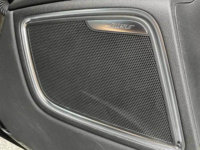 アウディ Ｓ１ スポーツバック 静岡県 2016(平28)年 5.3万km ミトスブラックメタリック BOSEサウンド/インテリアライト/スポーツシート/アルミ調ドアミラーハウジング/プライバシーガラス/MMIナビ/(Bluetooth/DVD/CD/FM/ワンセグ)/ESC/ドライバーインフォメーションシステム/ドライブセレクト/アルミホイール5アームフェセットデザインコントラストグレー/オートマチックエアコンディショナー/HID/純正フロアマット/ETC/ドライブレコーダー/保証書/取扱説明書