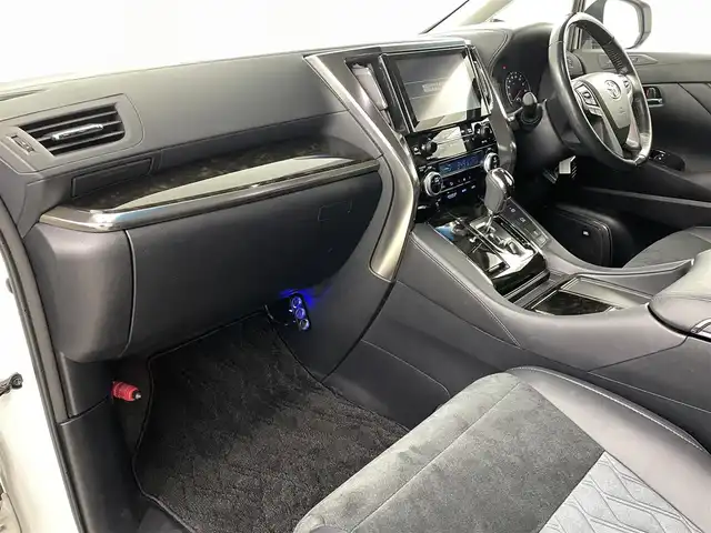 トヨタ アルファード S Cパッケージ 福島県 2017(平29)年 3.7万km ホワイトパールクリスタルシャイン トヨタセーフティセンス/・衝突軽減/・車線逸脱防止機能/・オートハイビーム/・クリアランスソナー/・コーナリングランプ/サンルーフ/フリップダウンモニター/JBLサウンド/純正10インチディスプレイオーディオ/・フルセグ/TV/BT/SD/AUX/CD/DVD/USB/FM/AM/バックカメラ/両側パワースライドドア/追従走行付きクルーズコントロール/LEDオートライト/・フォグライト/3列シート/・パワーシート/・オットマン/・ハーフレザー/・ロールサンシェード/純正アルミホイール付きサマータイヤ/ドライブレコーダー/ETC/電子パーキング/・オートブレーキホールド/純正フロアマット/純正ドアバイザー/ウィンカーミラー/・オートミラー/・フェンダーミラー/MTモード付AT/プッシュスタート/・スマートキー/・スペアキー