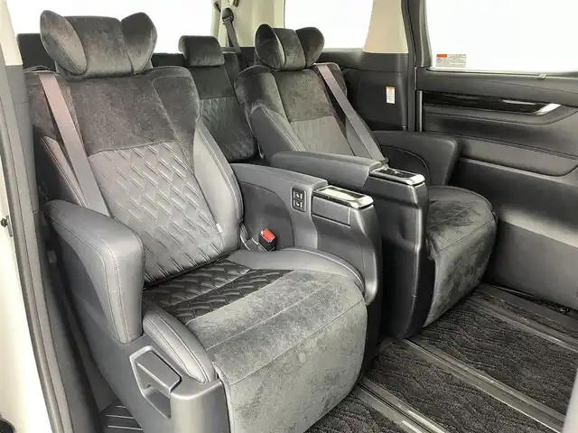 トヨタ アルファード S Cパッケージ 福島県 2017(平29)年 3.7万km ホワイトパールクリスタルシャイン トヨタセーフティセンス/・衝突軽減/・車線逸脱防止機能/・オートハイビーム/・クリアランスソナー/・コーナリングランプ/サンルーフ/フリップダウンモニター/JBLサウンド/純正10インチディスプレイオーディオ/・フルセグ/TV/BT/SD/AUX/CD/DVD/USB/FM/AM/バックカメラ/両側パワースライドドア/追従走行付きクルーズコントロール/LEDオートライト/・フォグライト/3列シート/・パワーシート/・オットマン/・ハーフレザー/・ロールサンシェード/純正アルミホイール付きサマータイヤ/ドライブレコーダー/ETC/電子パーキング/・オートブレーキホールド/純正フロアマット/純正ドアバイザー/ウィンカーミラー/・オートミラー/・フェンダーミラー/MTモード付AT/プッシュスタート/・スマートキー/・スペアキー