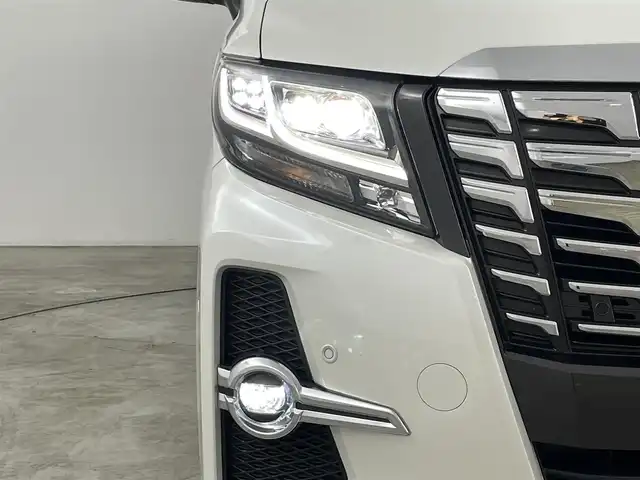 トヨタ アルファード S Cパッケージ 福島県 2017(平29)年 3.7万km ホワイトパールクリスタルシャイン トヨタセーフティセンス/・衝突軽減/・車線逸脱防止機能/・オートハイビーム/・クリアランスソナー/・コーナリングランプ/サンルーフ/フリップダウンモニター/JBLサウンド/純正10インチディスプレイオーディオ/・フルセグ/TV/BT/SD/AUX/CD/DVD/USB/FM/AM/バックカメラ/両側パワースライドドア/追従走行付きクルーズコントロール/LEDオートライト/・フォグライト/3列シート/・パワーシート/・オットマン/・ハーフレザー/・ロールサンシェード/純正アルミホイール付きサマータイヤ/ドライブレコーダー/ETC/電子パーキング/・オートブレーキホールド/純正フロアマット/純正ドアバイザー/ウィンカーミラー/・オートミラー/・フェンダーミラー/MTモード付AT/プッシュスタート/・スマートキー/・スペアキー