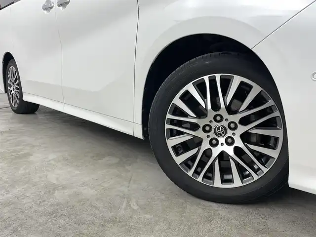 トヨタ アルファード S Cパッケージ 福島県 2017(平29)年 3.7万km ホワイトパールクリスタルシャイン トヨタセーフティセンス/・衝突軽減/・車線逸脱防止機能/・オートハイビーム/・クリアランスソナー/・コーナリングランプ/サンルーフ/フリップダウンモニター/JBLサウンド/純正10インチディスプレイオーディオ/・フルセグ/TV/BT/SD/AUX/CD/DVD/USB/FM/AM/バックカメラ/両側パワースライドドア/追従走行付きクルーズコントロール/LEDオートライト/・フォグライト/3列シート/・パワーシート/・オットマン/・ハーフレザー/・ロールサンシェード/純正アルミホイール付きサマータイヤ/ドライブレコーダー/ETC/電子パーキング/・オートブレーキホールド/純正フロアマット/純正ドアバイザー/ウィンカーミラー/・オートミラー/・フェンダーミラー/MTモード付AT/プッシュスタート/・スマートキー/・スペアキー