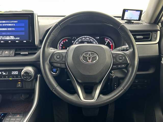 トヨタ ＲＡＶ４ G 福島県 2019(令1)年 4.6万km シルバーメタリック /禁煙車//純正9インチナビ/CD・DVD・BT・フルセグ・MSV//トヨタセーフティセンス//クリアランスソナー//ステアリングヒーター//パワーバックドア//オートハイビーム//BSM//バックカメラ//ETC//ステアリングリモコン//レーダークルーズコントロール//レザーシート//パワーシート//シートヒーター//純正AW付ノーマルタイヤ4本積載