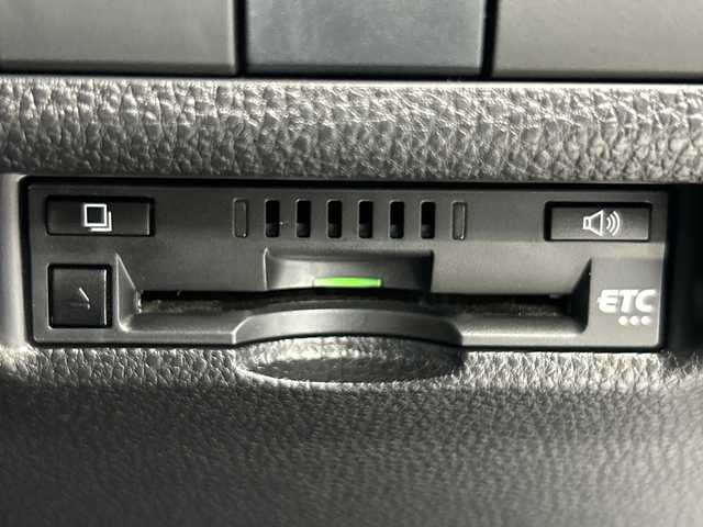 トヨタ ＲＡＶ４ G 福島県 2019(令1)年 4.6万km シルバーメタリック /禁煙車//純正9インチナビ/CD・DVD・BT・フルセグ・MSV//トヨタセーフティセンス//クリアランスソナー//ステアリングヒーター//パワーバックドア//オートハイビーム//BSM//バックカメラ//ETC//ステアリングリモコン//レーダークルーズコントロール//レザーシート//パワーシート//シートヒーター//純正AW付ノーマルタイヤ4本積載