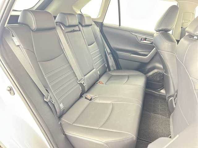 トヨタ ＲＡＶ４ G 福島県 2019(令1)年 4.6万km シルバーメタリック /禁煙車//純正9インチナビ/CD・DVD・BT・フルセグ・MSV//トヨタセーフティセンス//クリアランスソナー//ステアリングヒーター//パワーバックドア//オートハイビーム//BSM//バックカメラ//ETC//ステアリングリモコン//レーダークルーズコントロール//レザーシート//パワーシート//シートヒーター//純正AW付ノーマルタイヤ4本積載