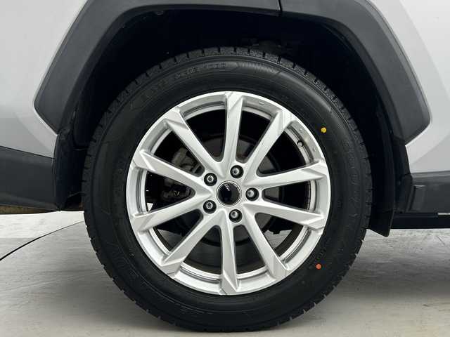 トヨタ ＲＡＶ４ G 福島県 2019(令1)年 4.6万km シルバーメタリック /禁煙車//純正9インチナビ/CD・DVD・BT・フルセグ・MSV//トヨタセーフティセンス//クリアランスソナー//ステアリングヒーター//パワーバックドア//オートハイビーム//BSM//バックカメラ//ETC//ステアリングリモコン//レーダークルーズコントロール//レザーシート//パワーシート//シートヒーター//純正AW付ノーマルタイヤ4本積載