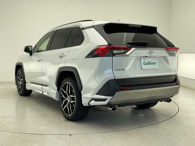 トヨタ ＲＡＶ４ G Zパッケージ 千葉県 2023(令5)年 0.8万km プラチナホワイトパールマイカ モデリスタエアロ（F・S・R)/トヨタセーフティセンス/プリクラッシュセーフティ/レーントレーシングアシスト/レーンディパーチャーアラート/ロードサインアシスト/レーダークルーズコントロール/オートマチックハイビーム/先行車発進アラーム/ブラインドスポットモニター/リアクロストラフィックアラート/前後クリアランスソナー/10.5型純正ディスプレイオーディオ/　Bluetooth/AppleCarplay/AndroidAuto/AM/FM/フルセグTV/パノラミックビューモニター/ビルトインETC/サンルーフ/デジタルインナーミラー/純正ドライブレコーダー/パワーバックドア/合皮シート/ステアリングヒーター/前席シートヒーター/前席エアーシート/運転席パワーシート/シートメモリ/オートライト/LEDヘッドライト/フォグランプ/ダウンヒルアシスト/電子パーキング/オートブレーキホールド/プッシュスタート/スマートキー
